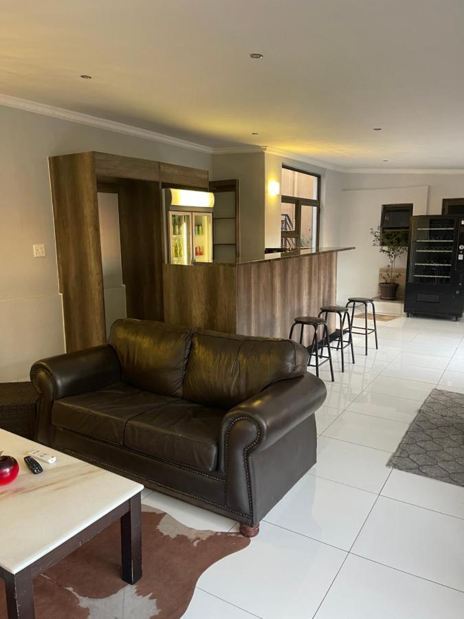 Ethithiya Guesthouse And Self-Catering Windhoek Bagian luar foto