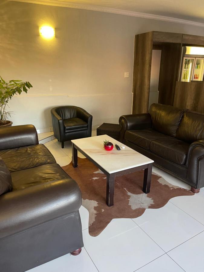 Ethithiya Guesthouse And Self-Catering Windhoek Bagian luar foto