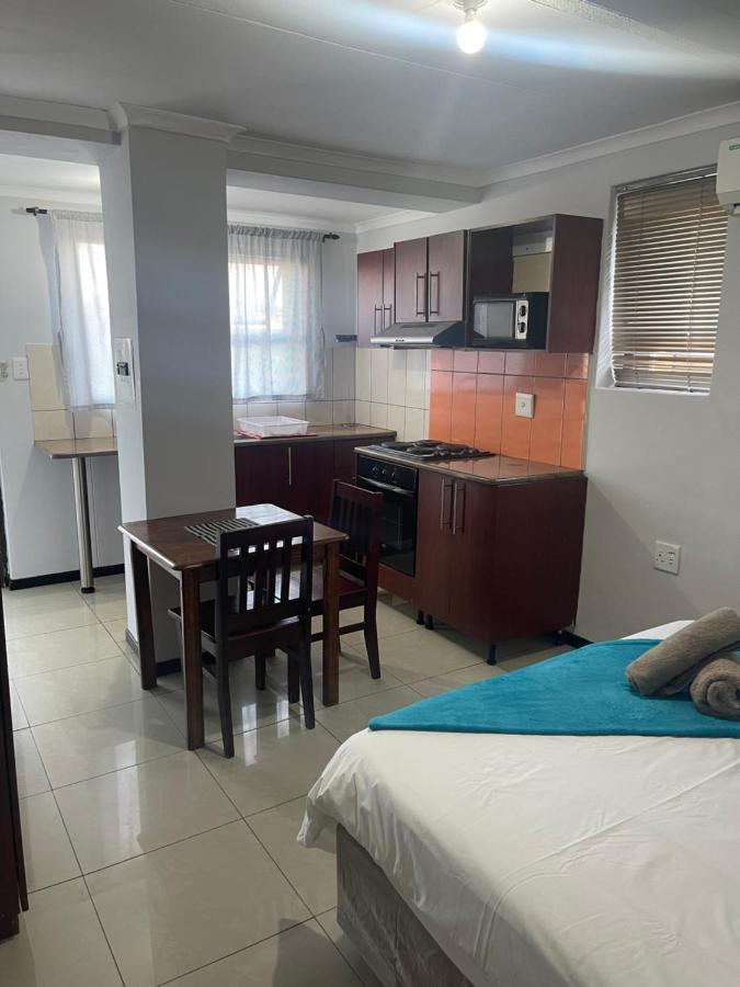 Ethithiya Guesthouse And Self-Catering Windhoek Bagian luar foto